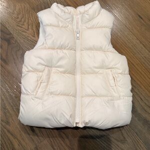 Old Navy Frost Free Ivory Vest sz 12-18 months